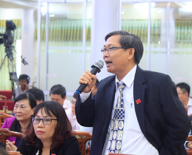 Bình[-]Định:[-]Giám[-]đốc[-]Sở[-]TN&MT[-]lúng[-]túng[-]khi[-]bị[-]truy[-]nạn[-]cát[-]tặc